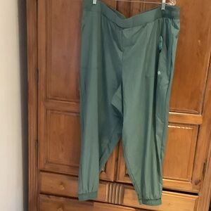 Lightweight Olive Green Harem/ joggerPants.  Size 3x Women’s with pockets